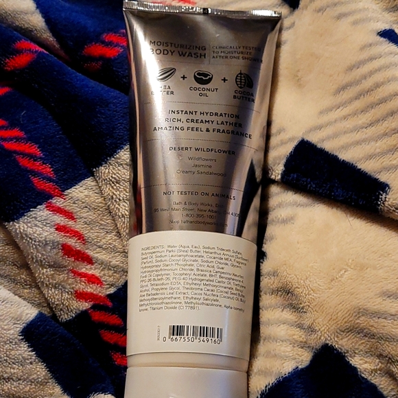 Desert wildflower moisturizing body wash - Picture 2 of 3